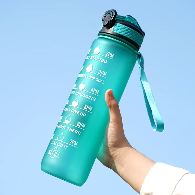 Gourde 1L étanche 12 couleurs avec repères horaires et paille, bouteille motivante pour randonnée et sport