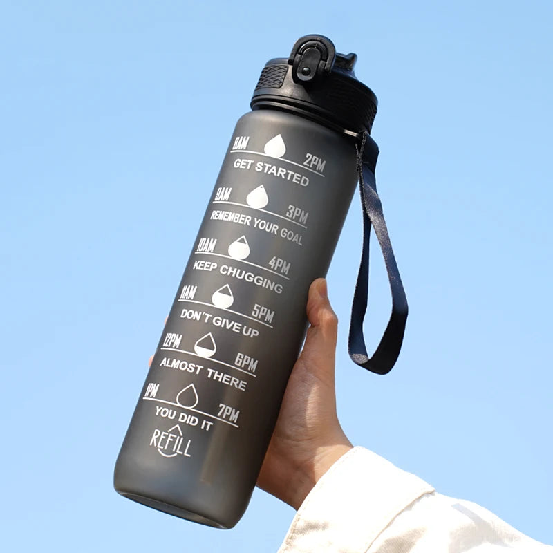 Gourde 1L étanche 12 couleurs avec repères horaires et paille, bouteille motivante pour randonnée et sport